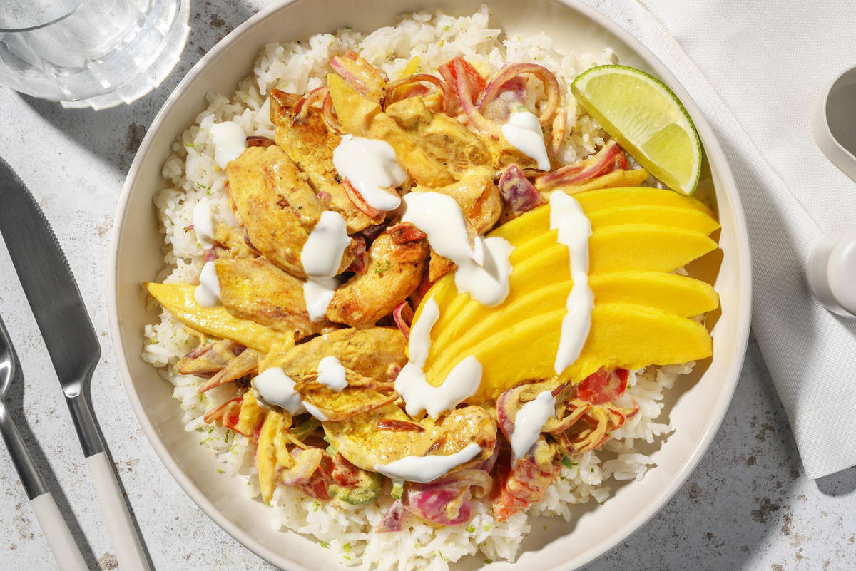 Fruchtig-scharfe Poulet-Bowl mit Reis