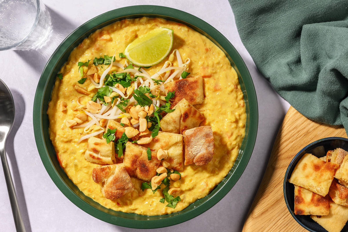 Fusion dahl stijl soep met naanbroodcroutons