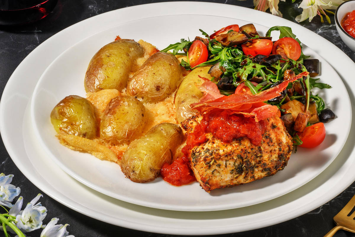 Poulet au jambon serrano et grenailles au parmesan