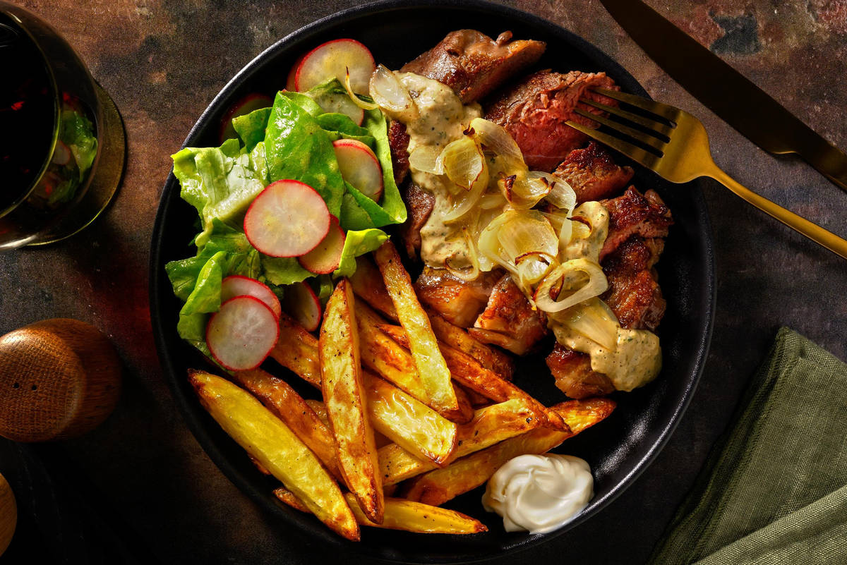 Entrecote met kruidenhollandaise en friet
