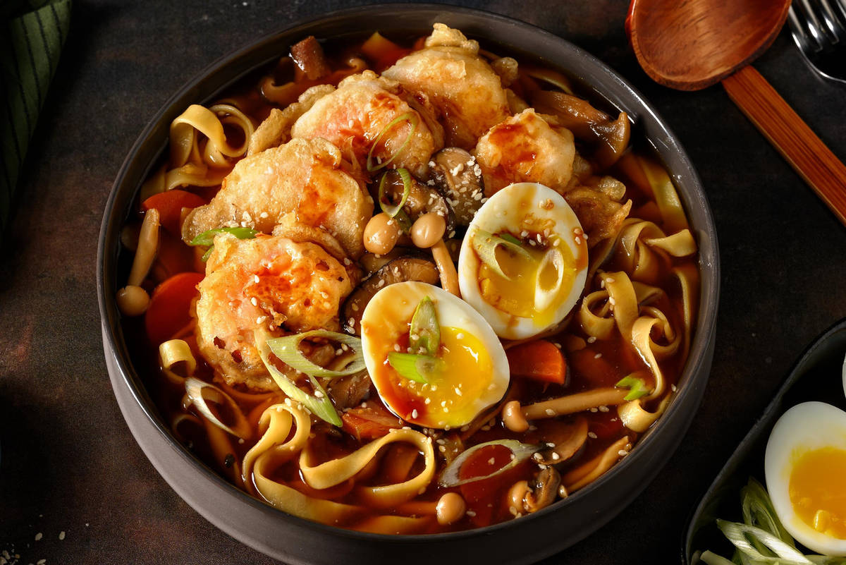 Luxe miso ramen met tempura van garnalen