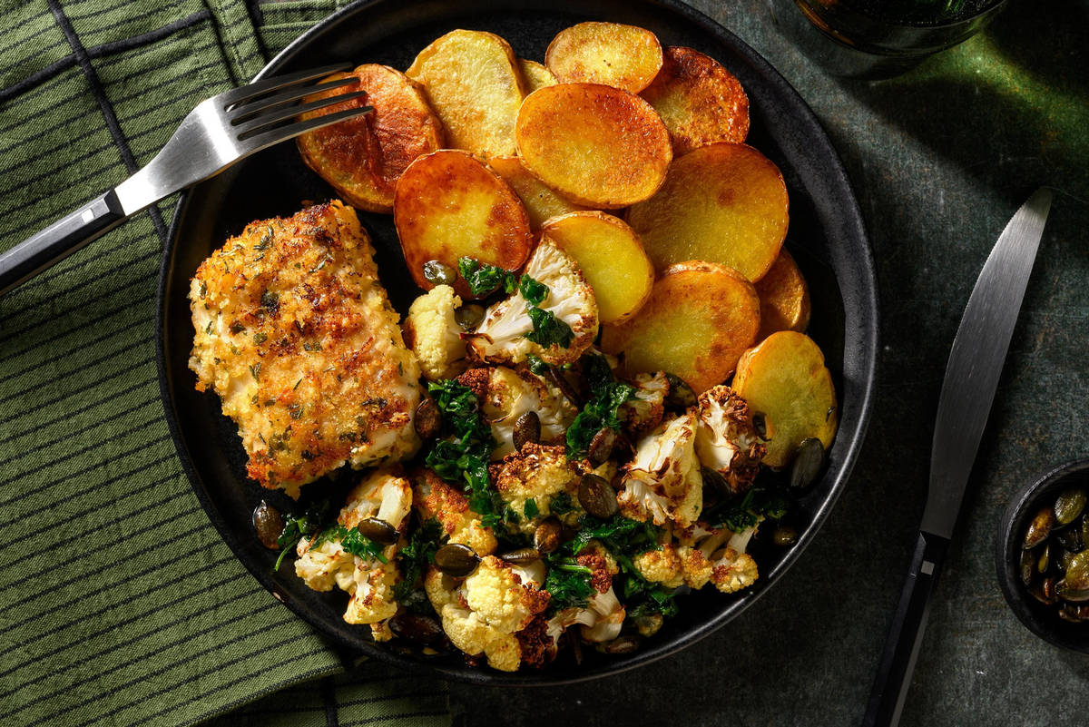 Cabillaud pané au panko et pommes de terre et chou-fleur gratinés
