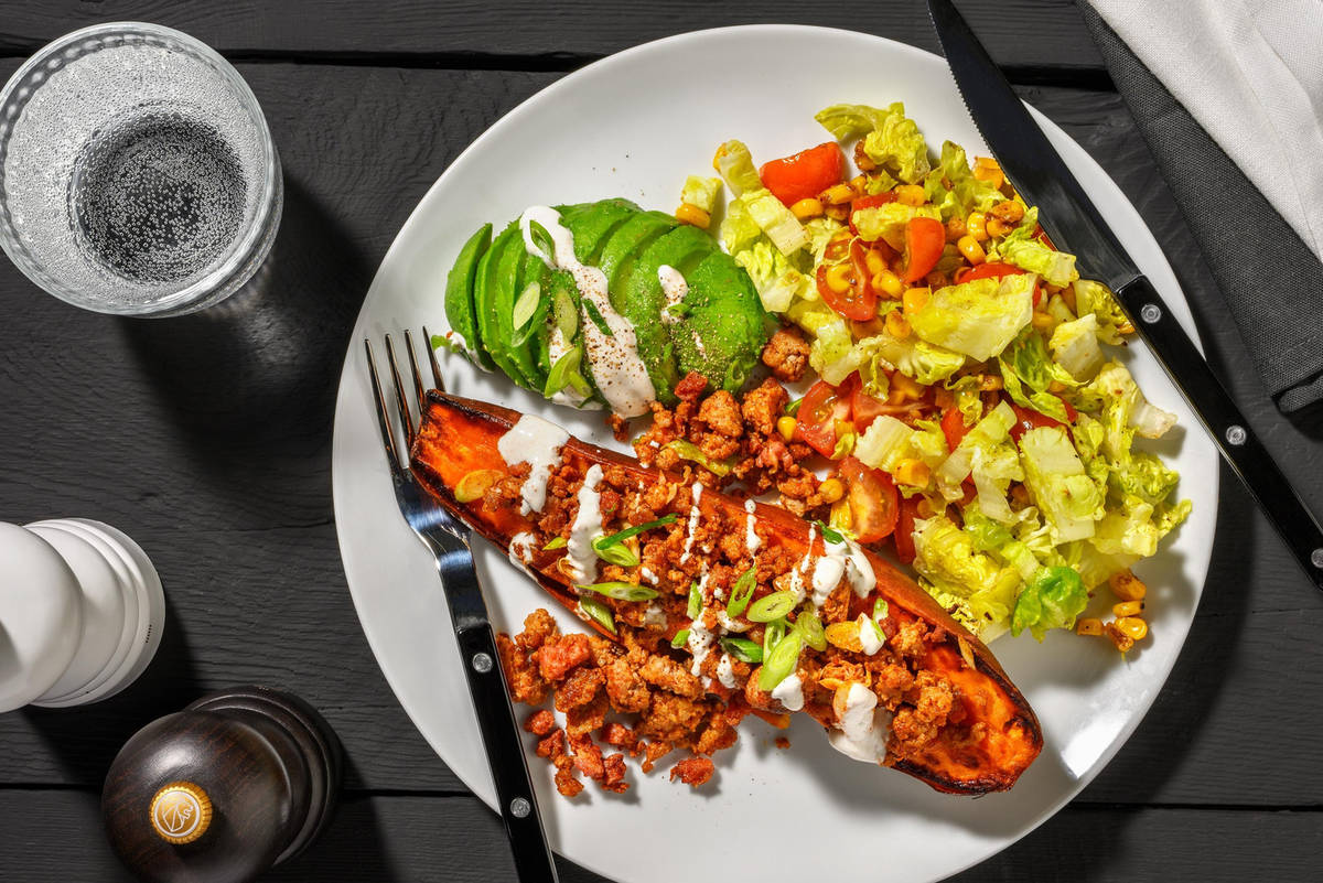Loaded zoete aardappel met spekjes en smokey zure room