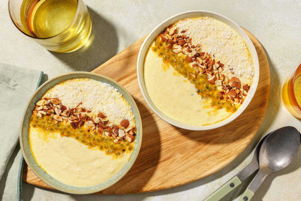 Smoothiebowl på mango och passionsfrukt