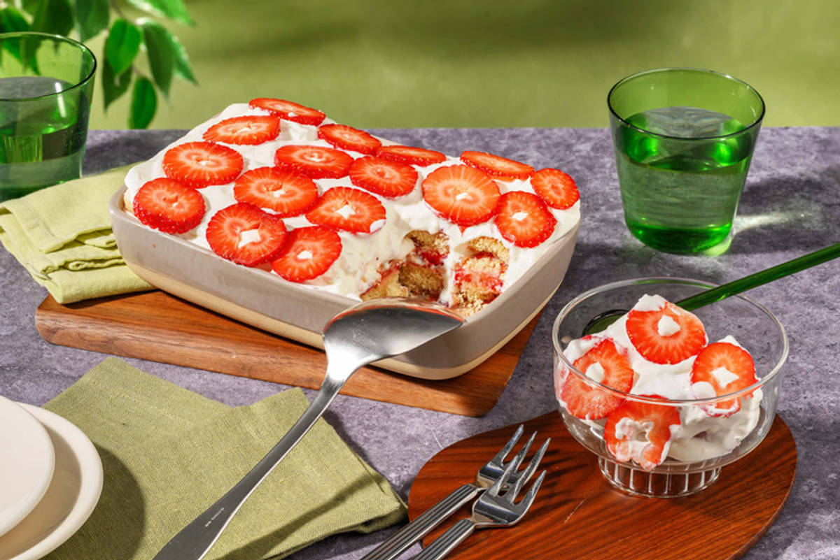 Fluweelzachte aardbeientiramisu