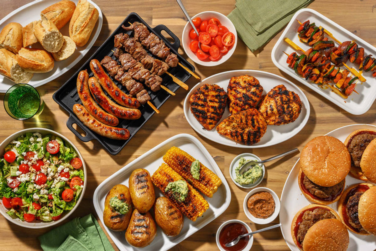 Box BBQ : steak, hamburgers, poulet mariné et saucisses