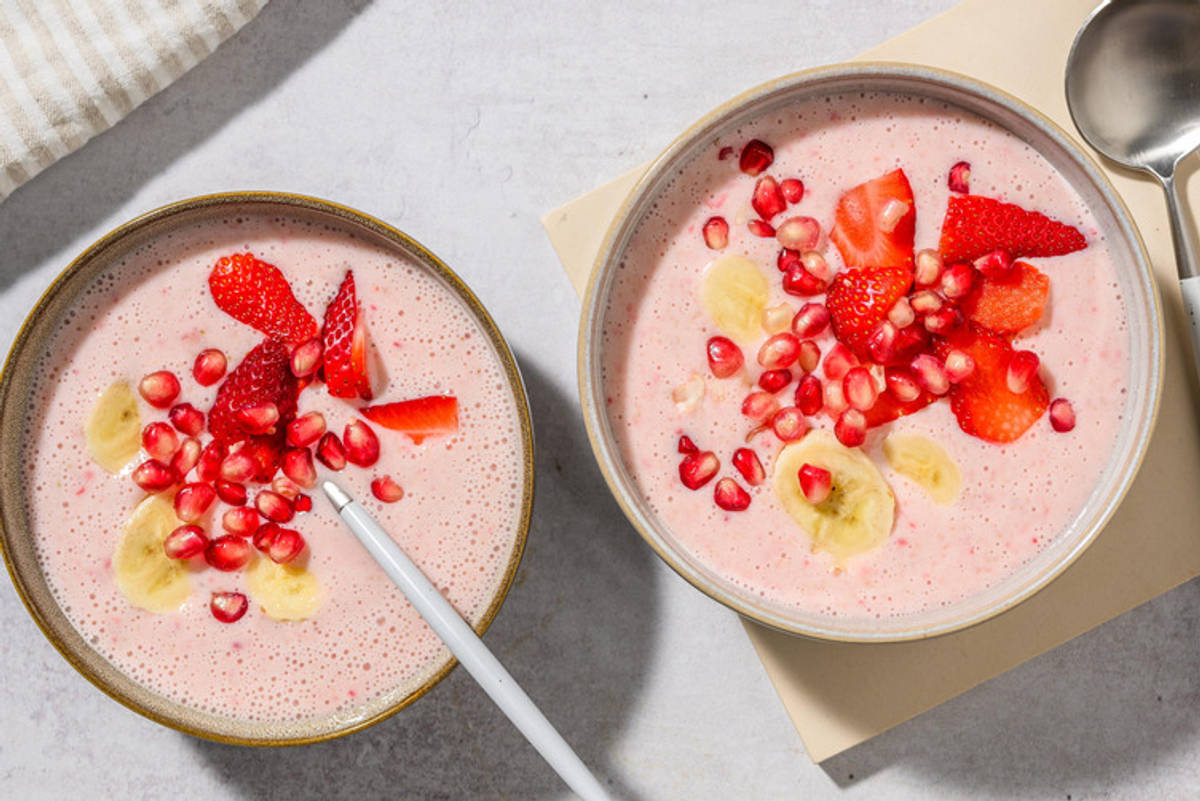 Smoothie Bowl aux fraises et à la grenade