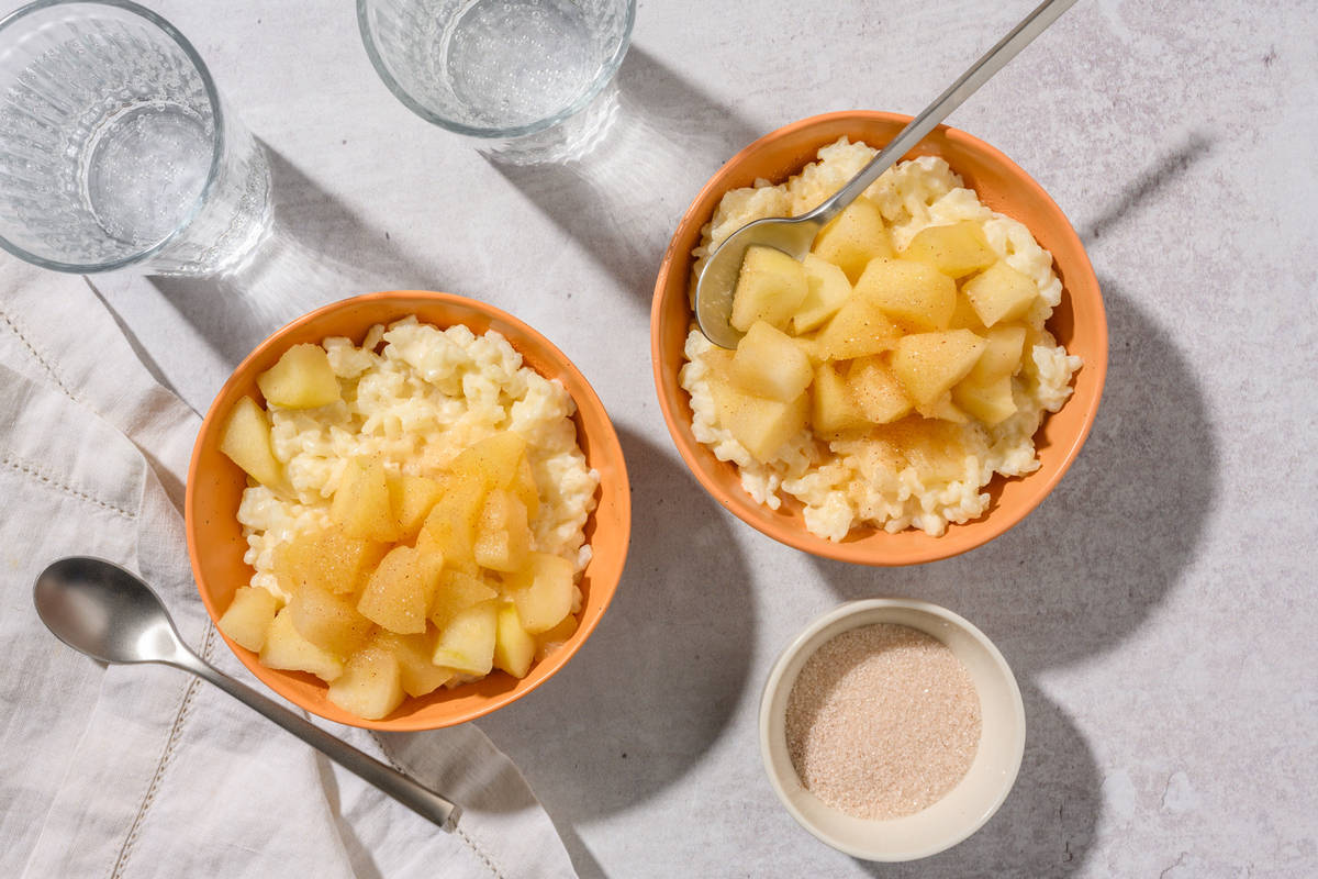 Milchreis mit Bratapfel-Kompott und Zimt-Zucker