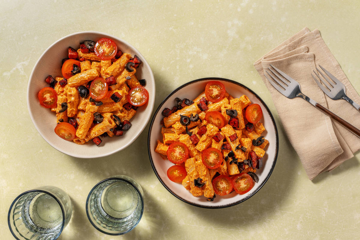 Chorizo ​​and Olive Pasta Bowl