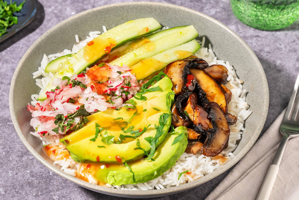 Plant Based Poké Bowl mit Portobello & Avocado