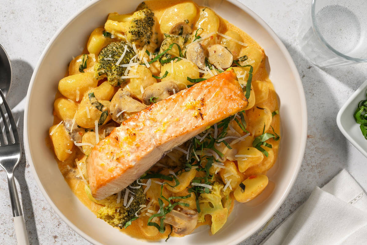 Gnocchi-Pfanne mit extra Lachsfilet