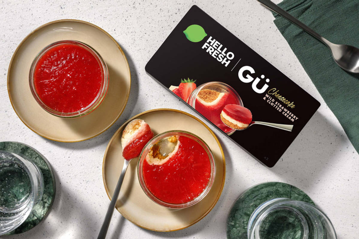 GÜ Strawberry and Clotted Cream Cheesecake