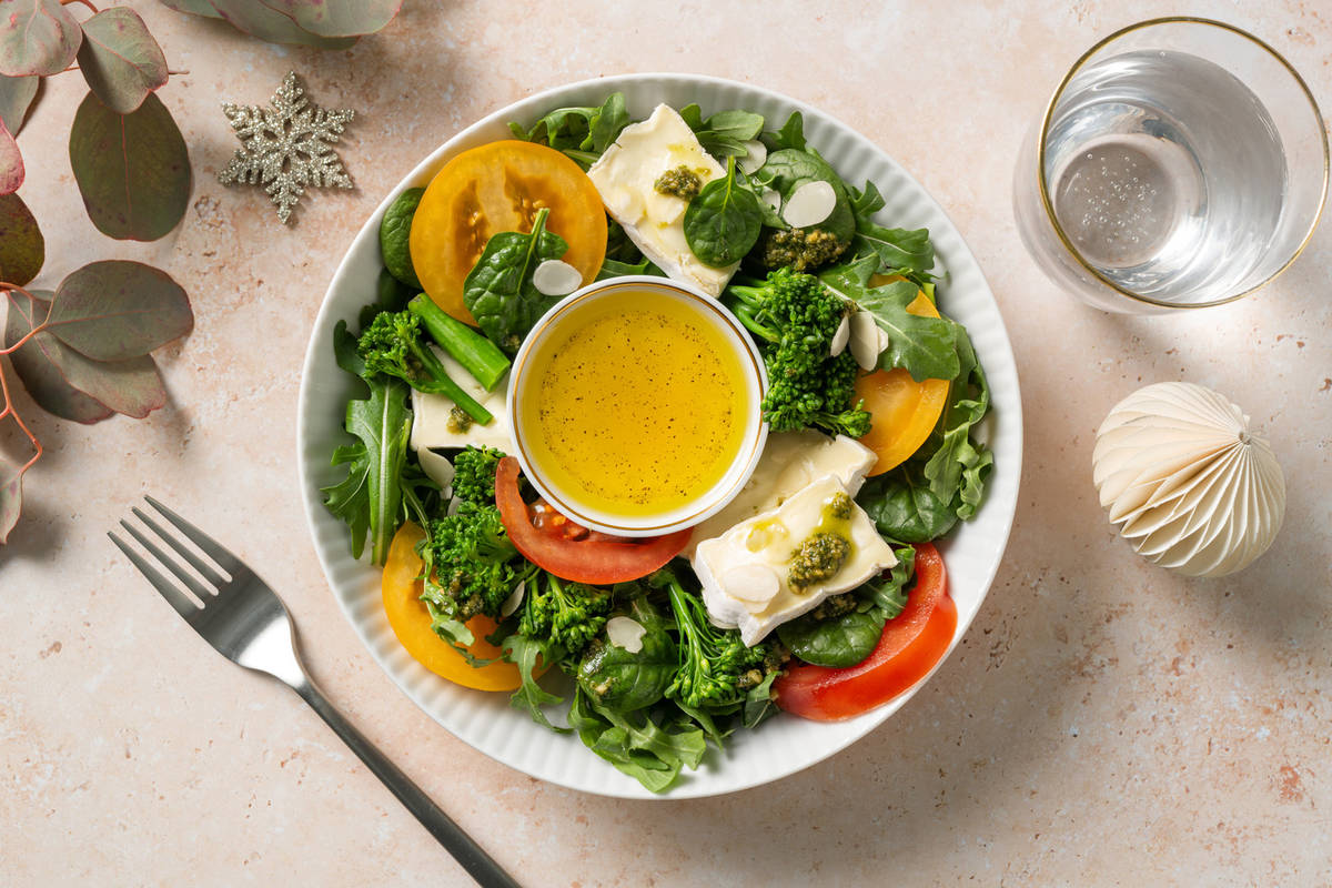 Pesto Heirloom Tomato, Chorizo & Brie Wreath