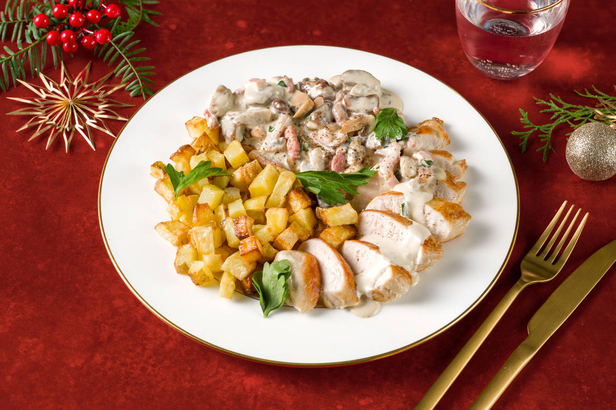 Poulet doré, sauce aux marrons & lardons