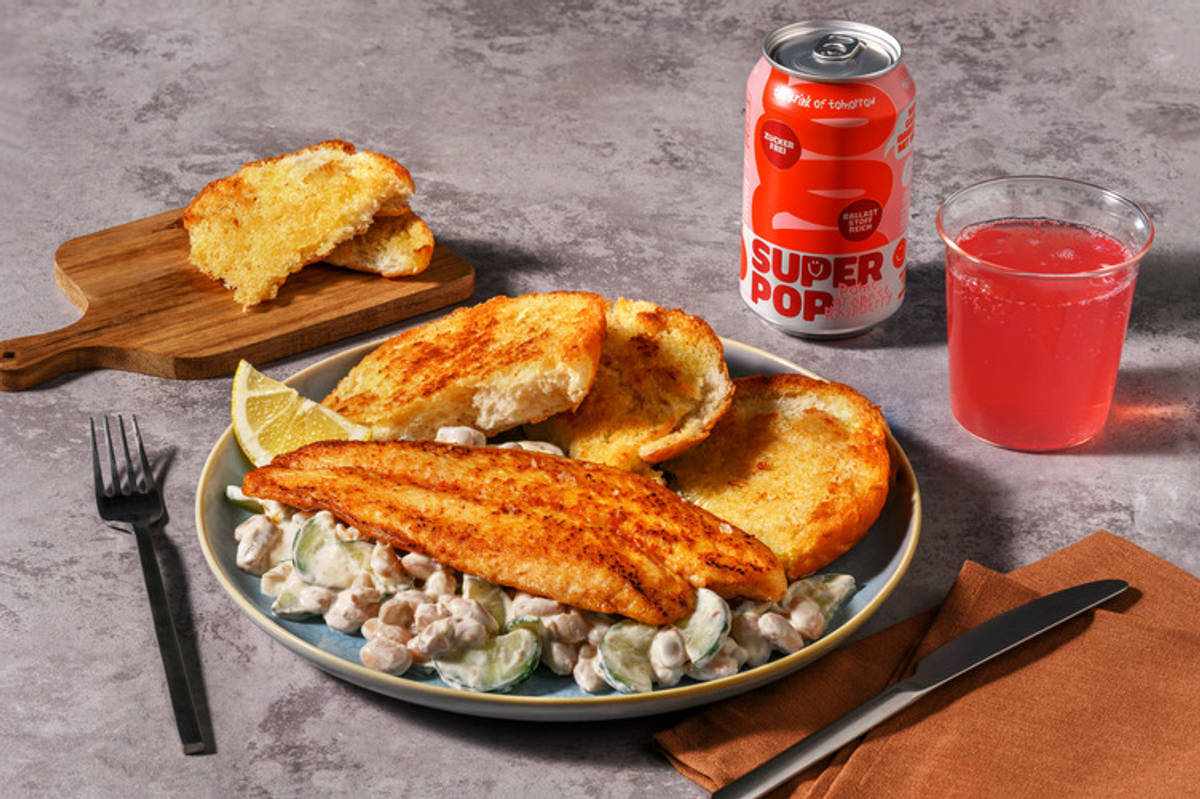 Harissa-Fischfilet mit Knoblauchbrot & Bohnen-Salat