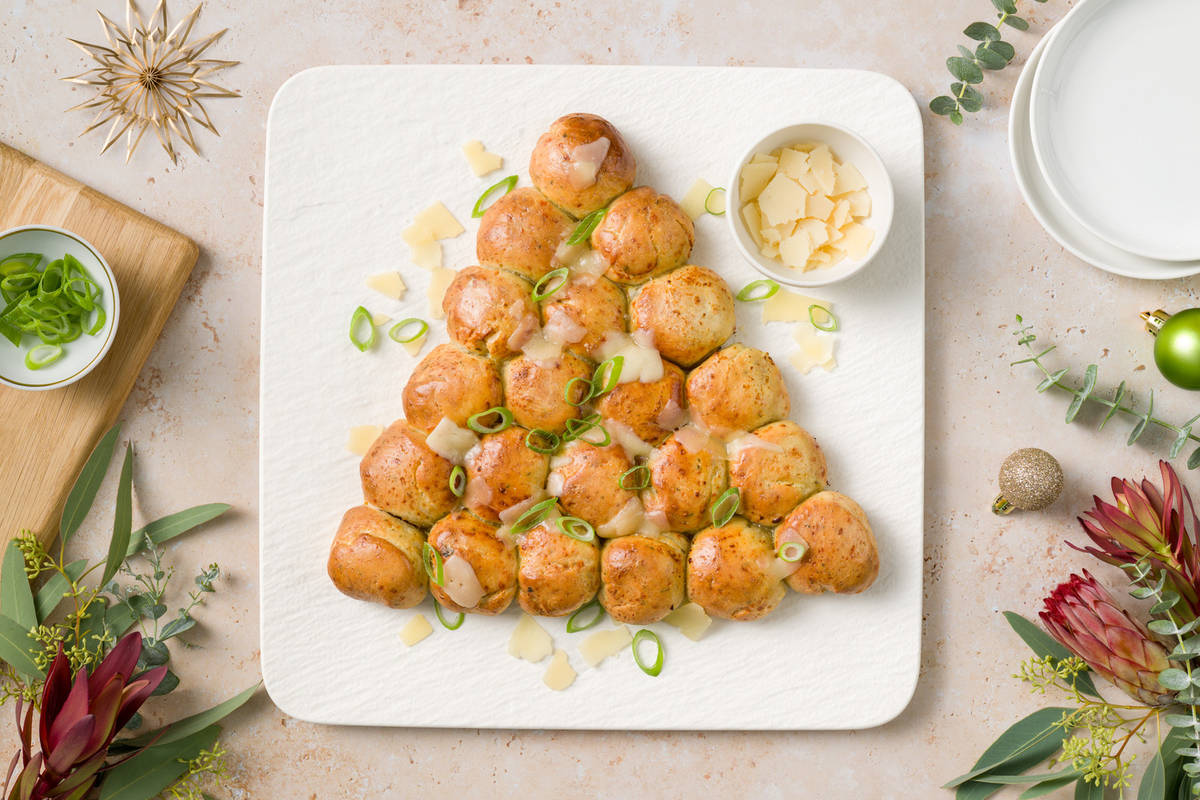 Two Cheese Bacon Pull-Apart Christmas Tree