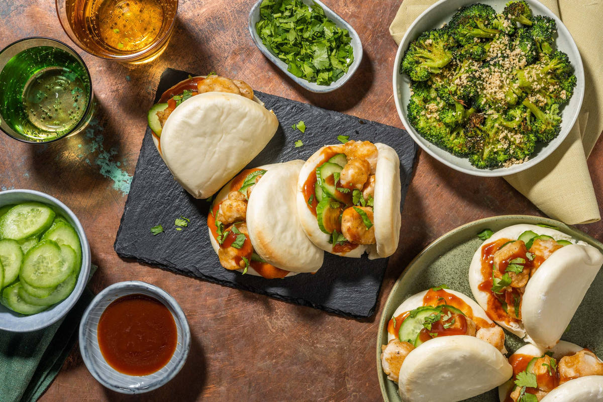Koreaanse stijl bao buns met krokante kip