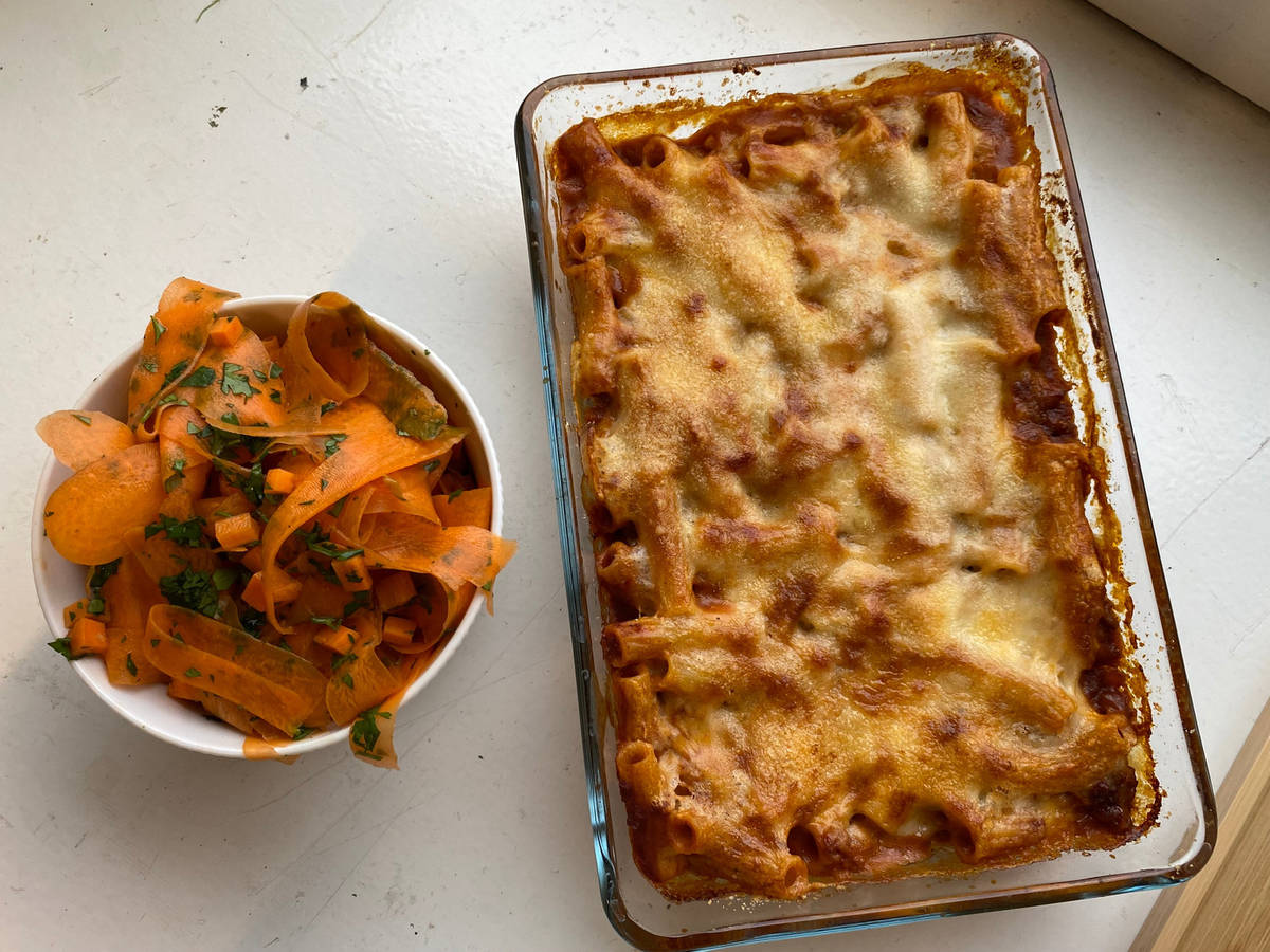 Mexican veggie mince pasta bake