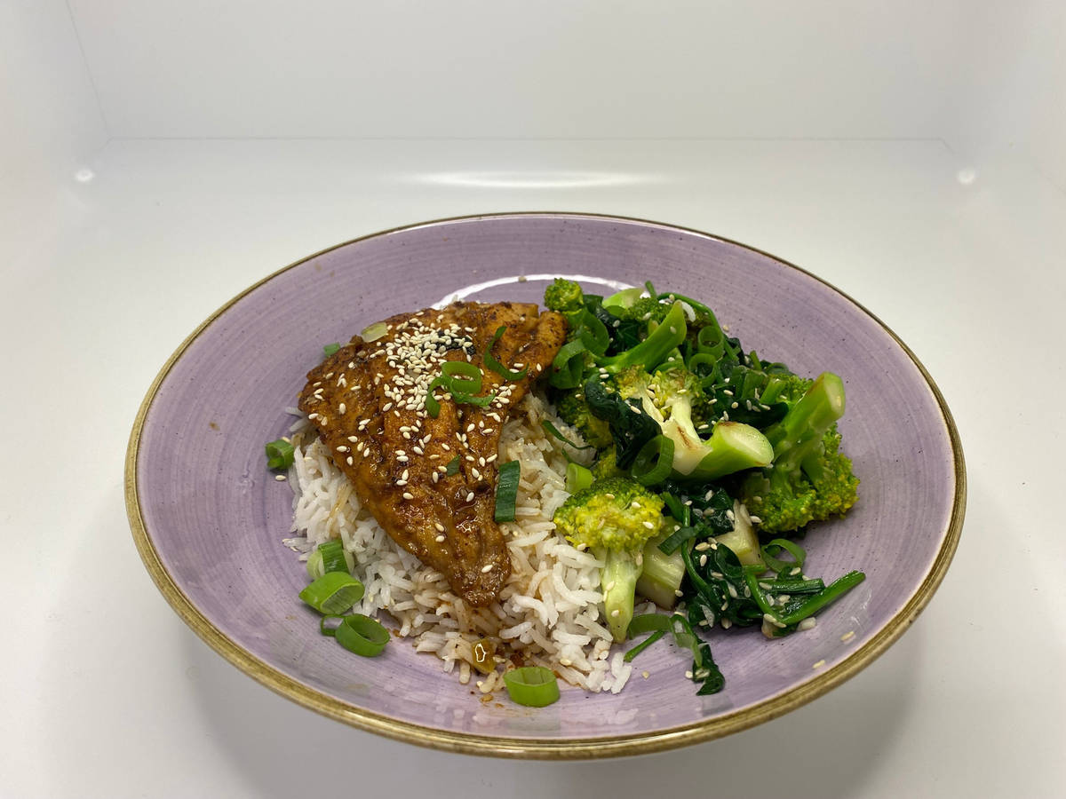 Koreanische süße Soja-Fisch-Bowl