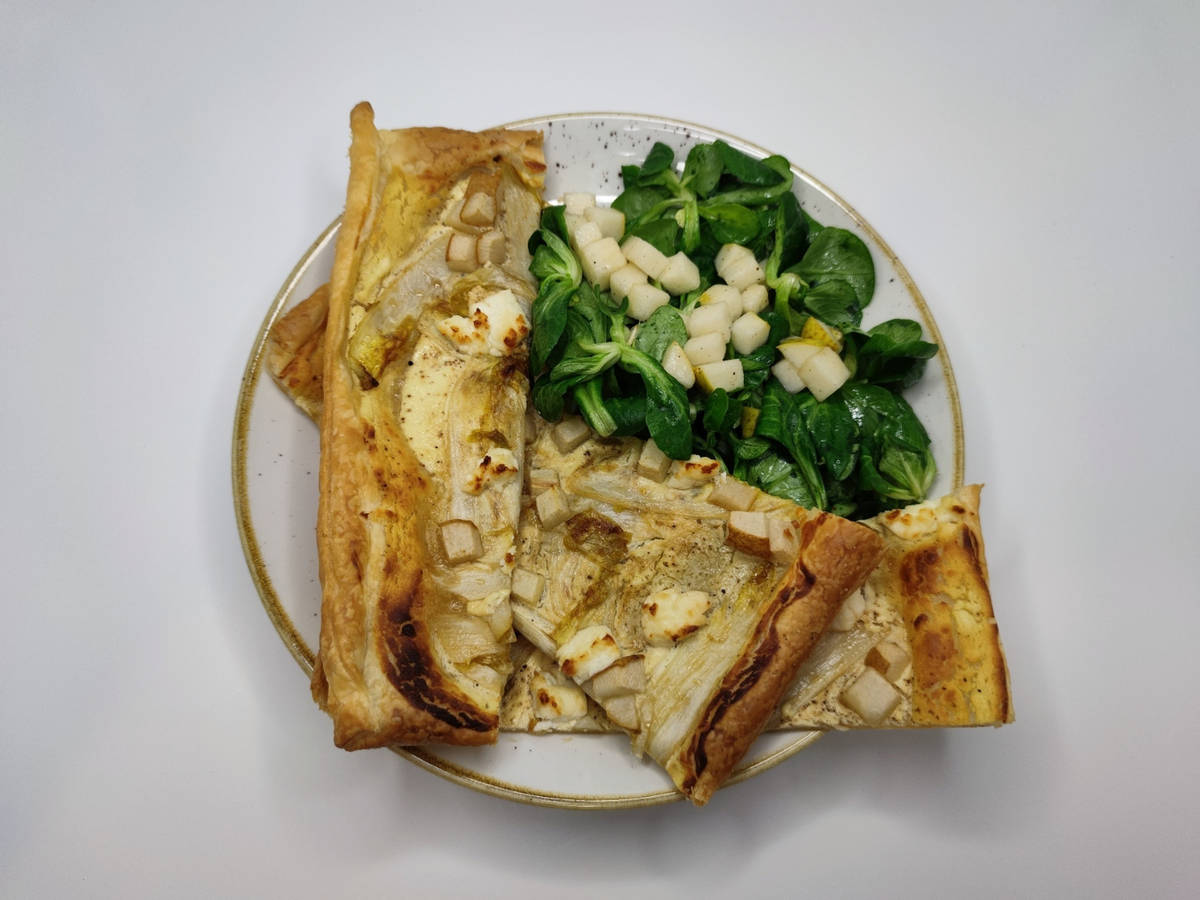 Tarte mit Chicorée und Ziegenfrischkäse 