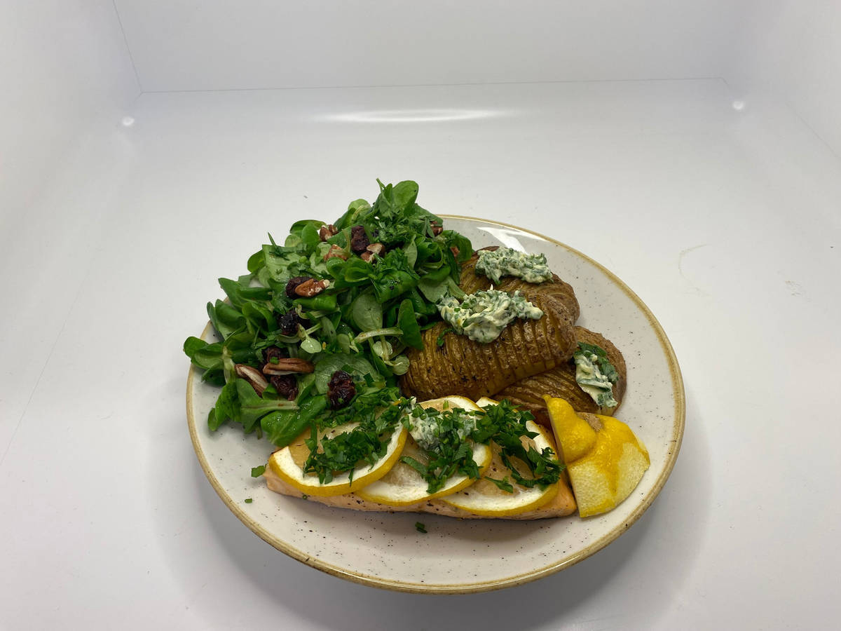 Hasselback Potato Salmon