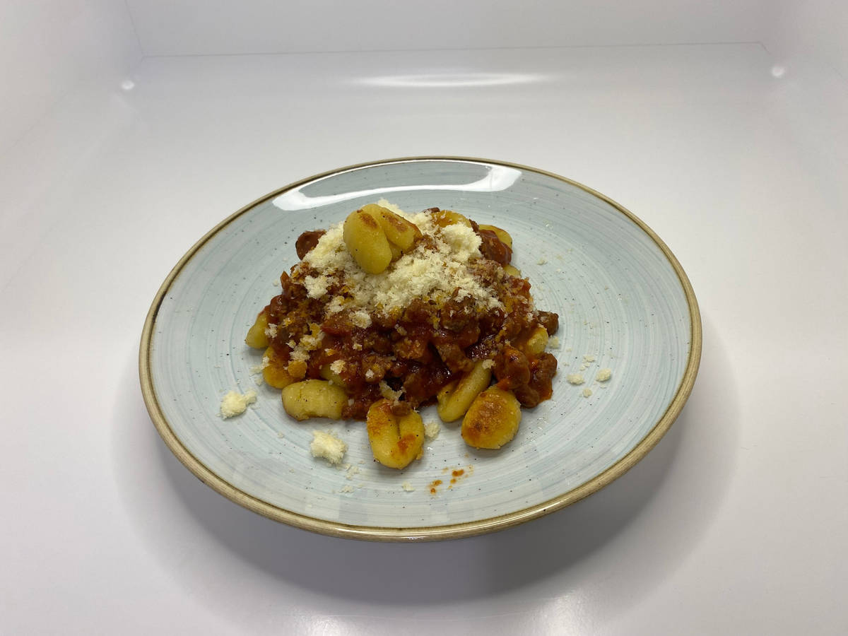 Gnocchi-Stern  auf der Spitze des Bolognese-Baums