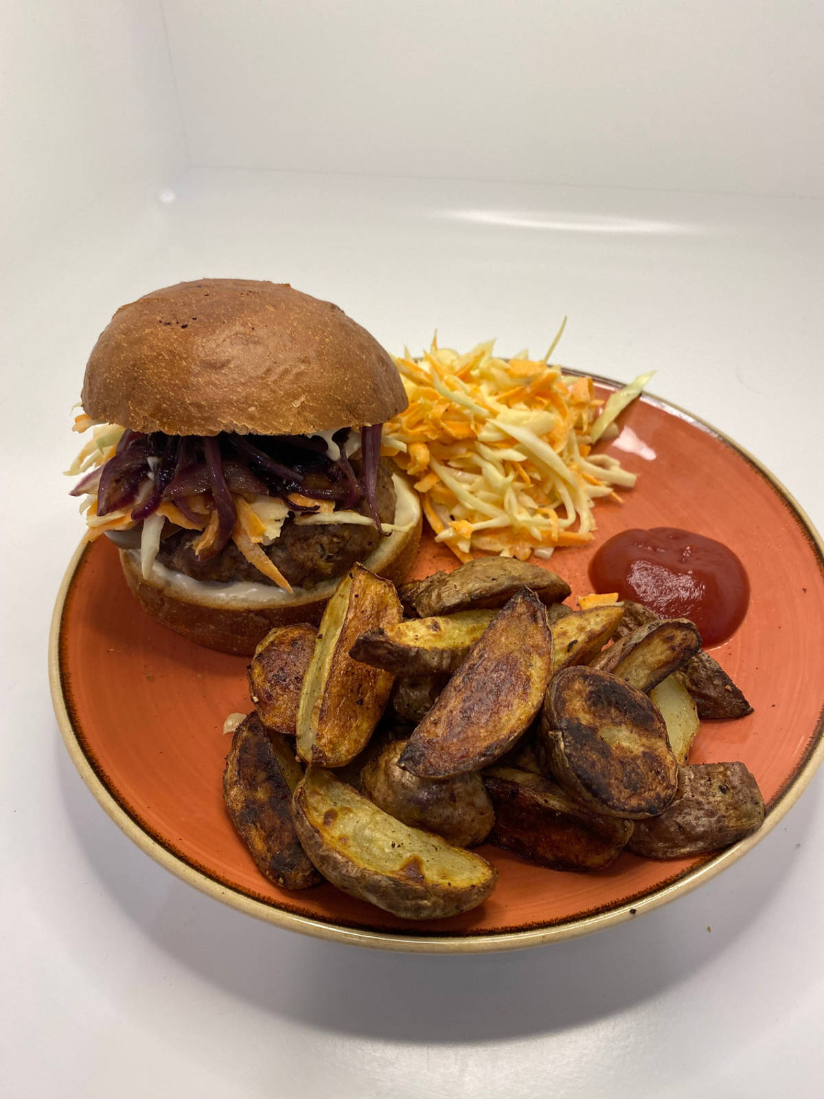 Chipotle-Burger mit Käse gefüllt!