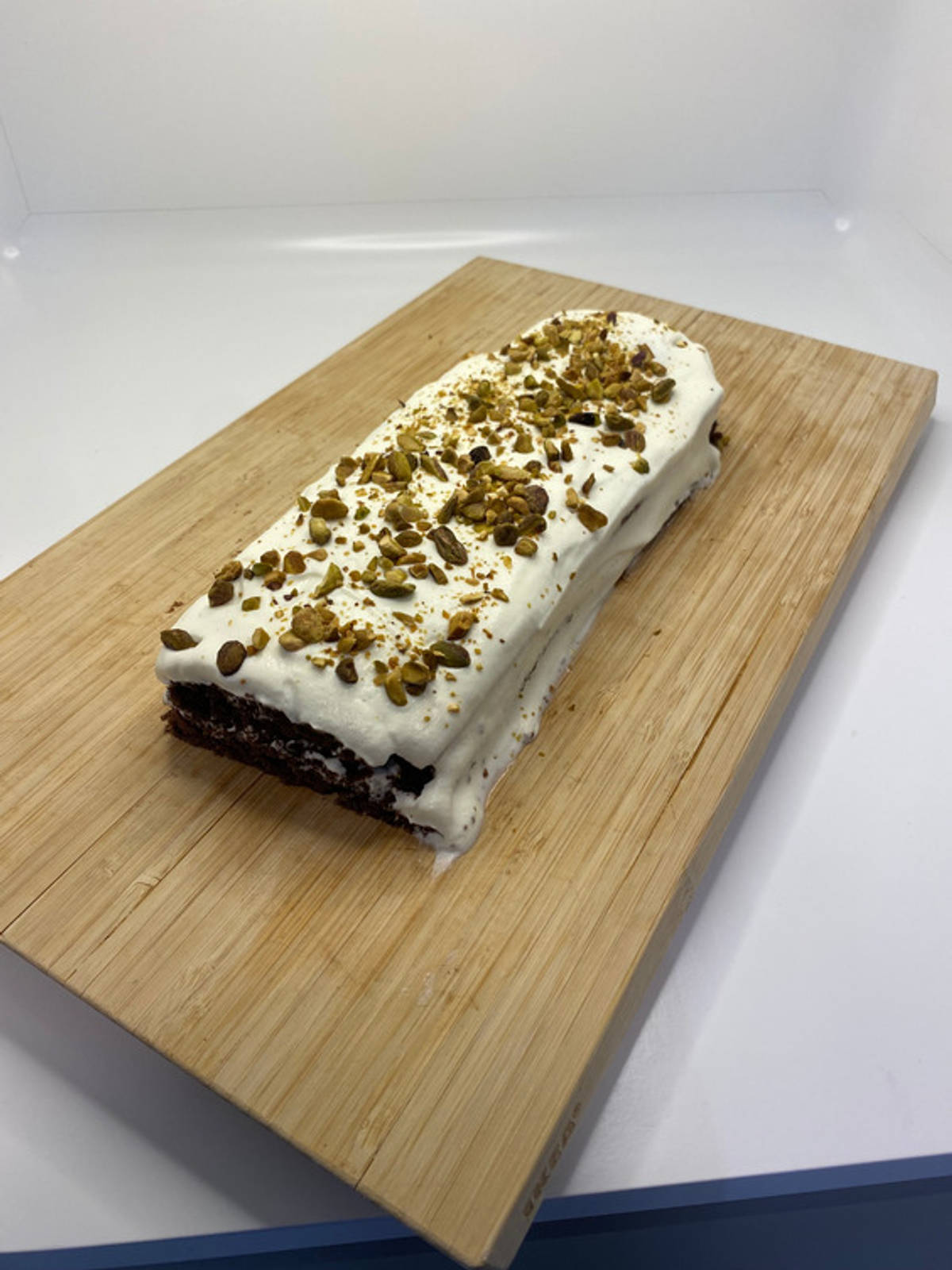 Pistachio chocolate cake