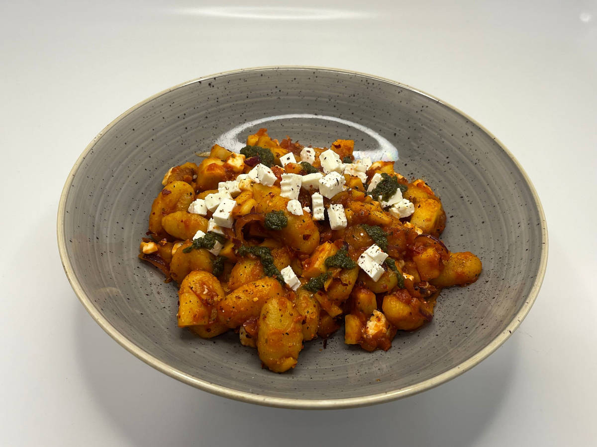 Gnocchi in Hirtenkäse-Tomatensoße
