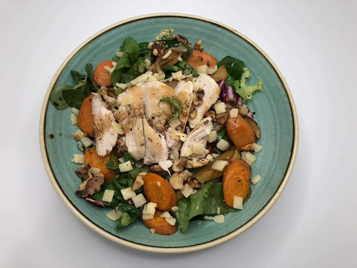 Caramelized Pear & Onion Salad! mit Hähnchen,