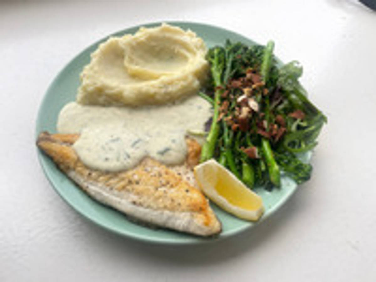 Sea bream and creamy tarragon sauce