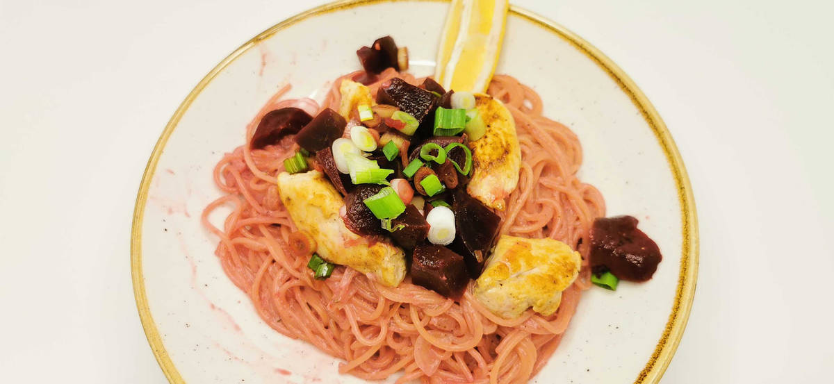 Pink Pasta! Mit Zitronen-Hähnchen