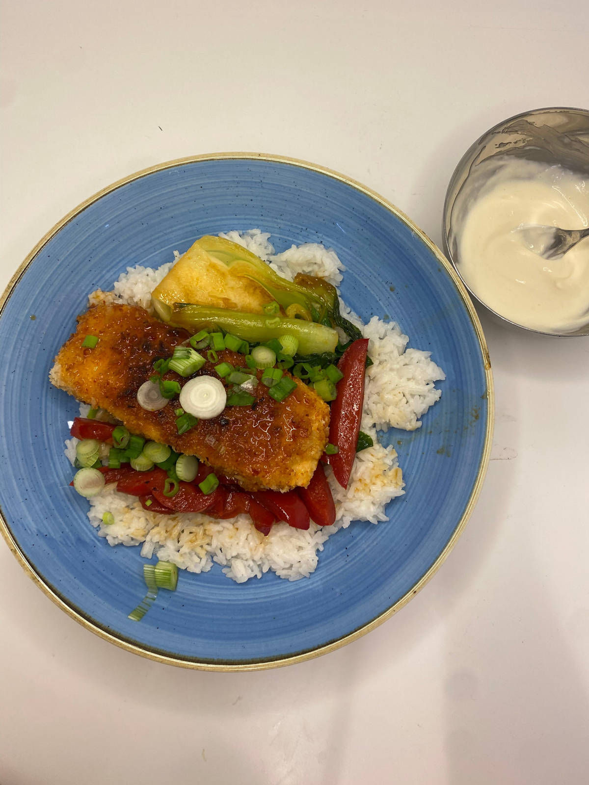 Knusper-Lachs mit süß-scharfem Gochujang Drizzle