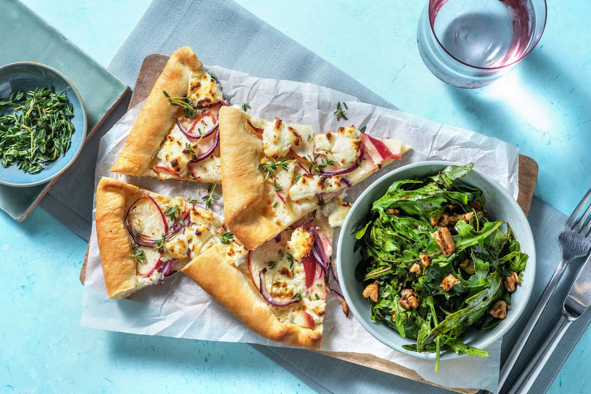 Apfel-Zwiebel-Galette mit Ziegenfrischkäse