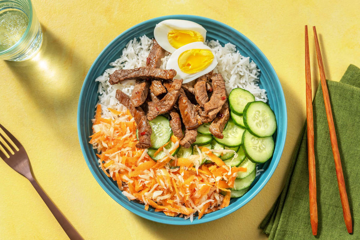 Bulgogibowl met biefstukreepjes en zoetzure groenten