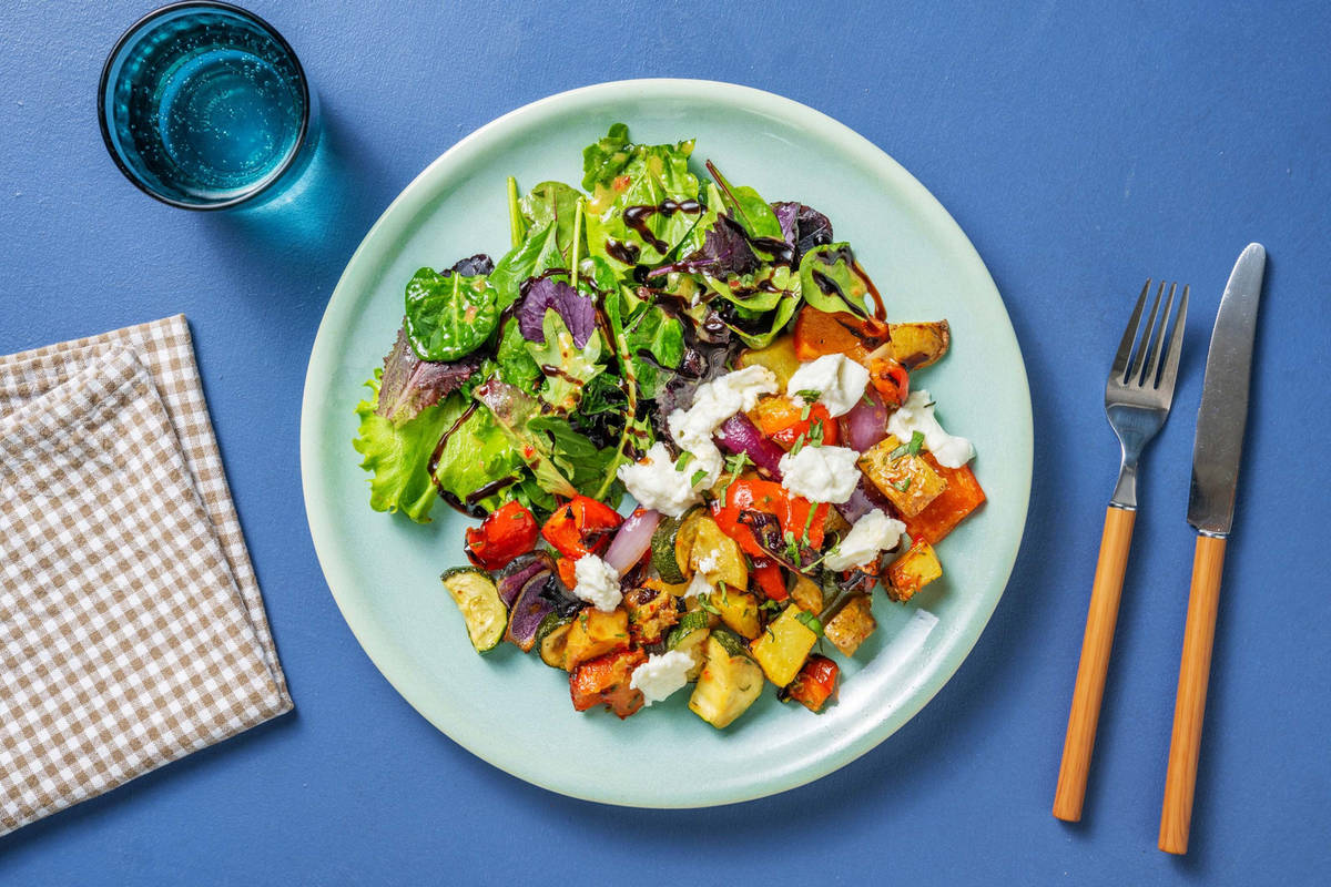 Mozzarella auf Antipasti-Gemüse