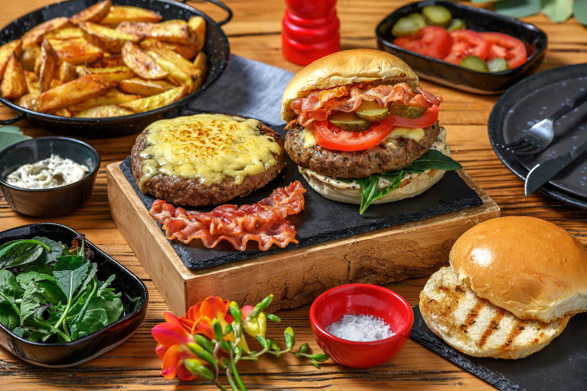 Burgers de bison en croûte d’herbes