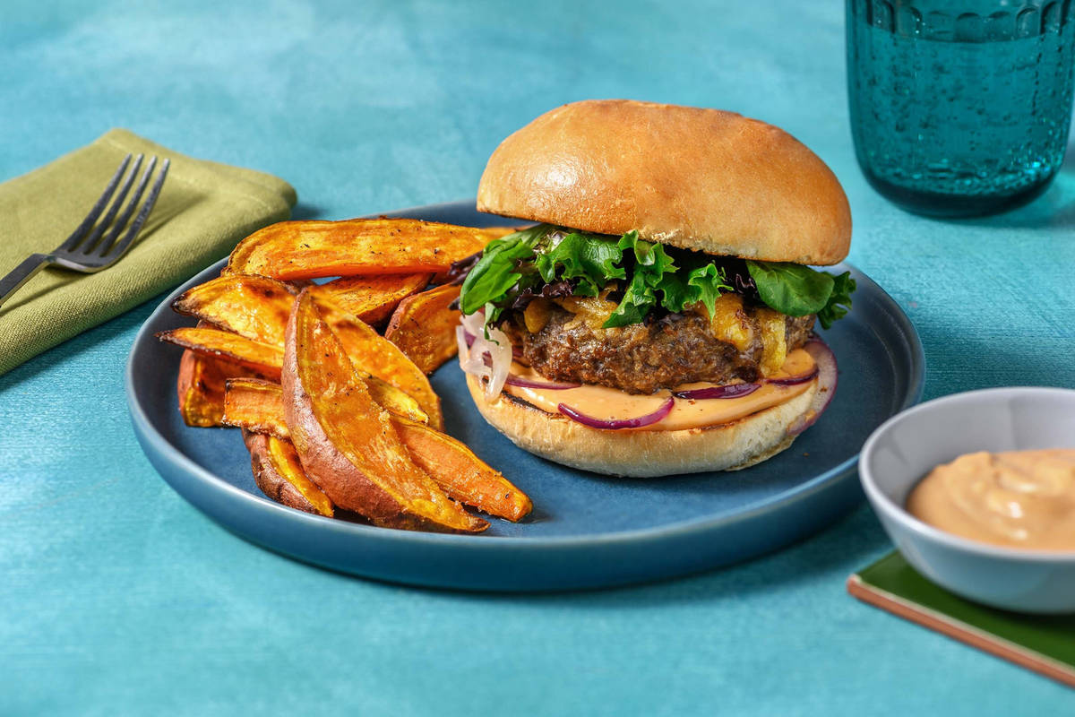 Burgers juteux au fromage et oignons frits