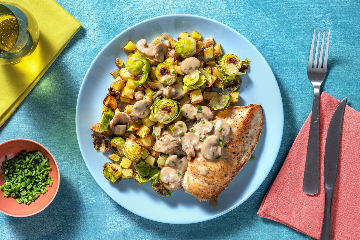 Poulet nappé de sauce aux champignons