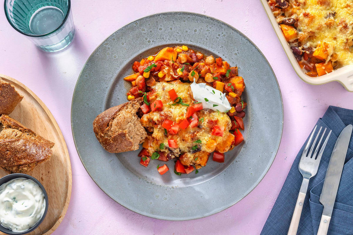Chili sin carne met een krokant laagje kaas uit de oven