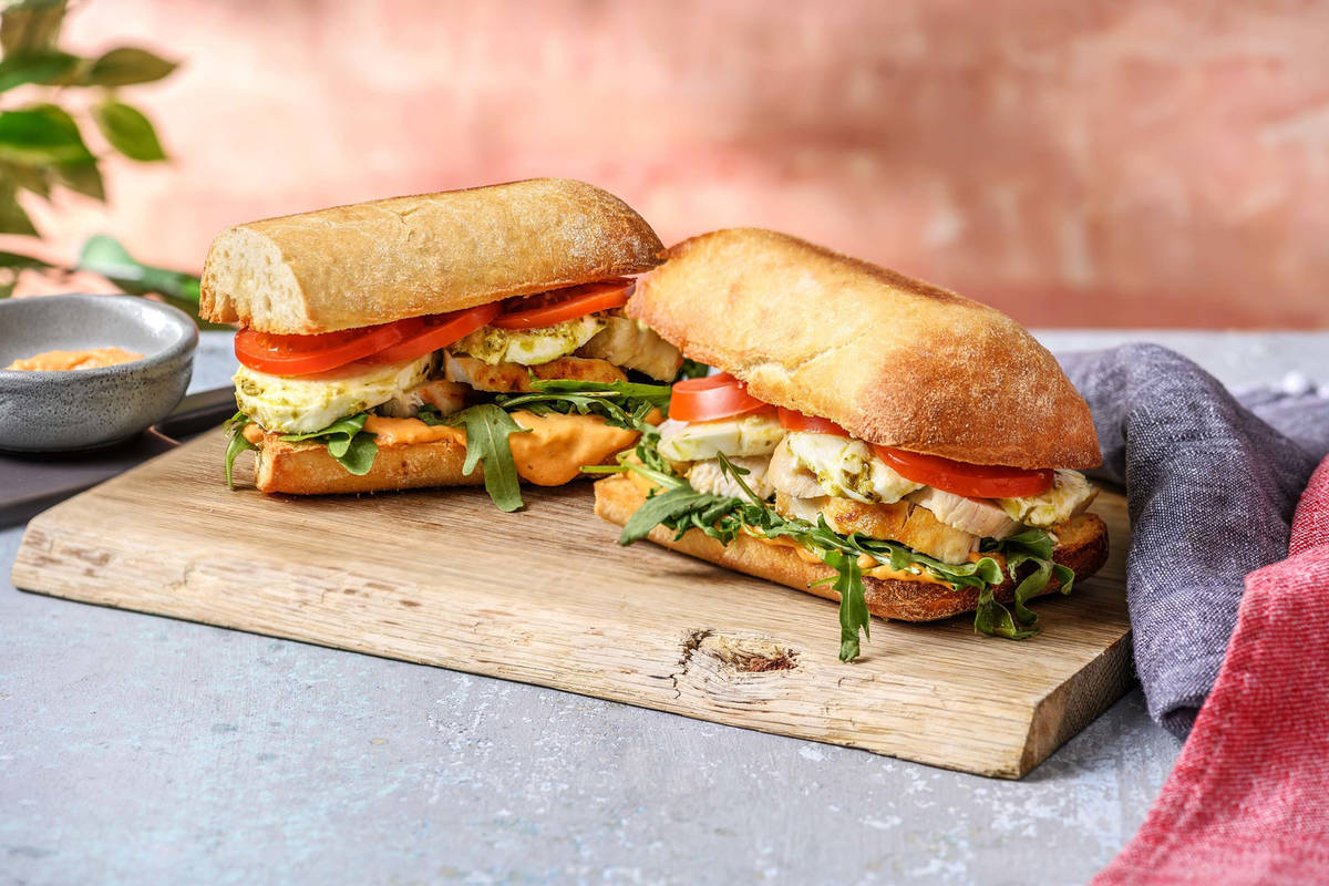 Ciabatta-Chicken-Sandwich nach Art Caprese