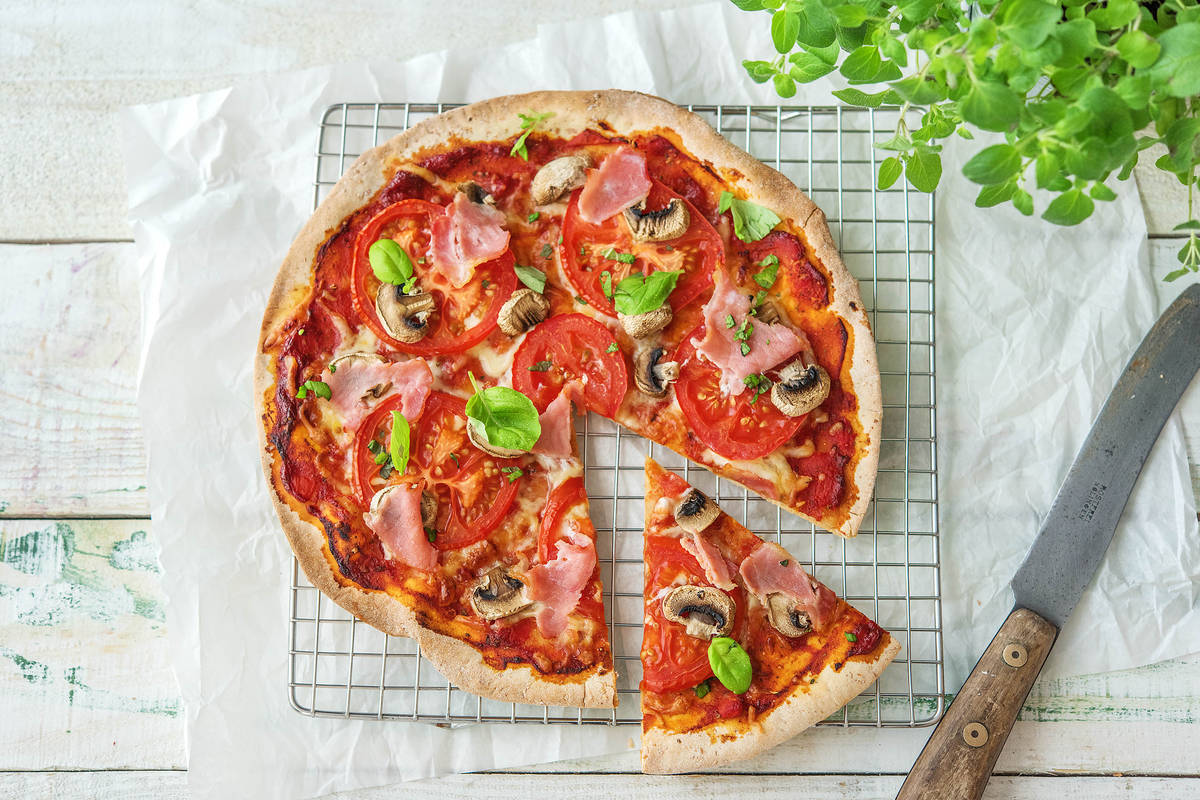Classic Ham Pizza