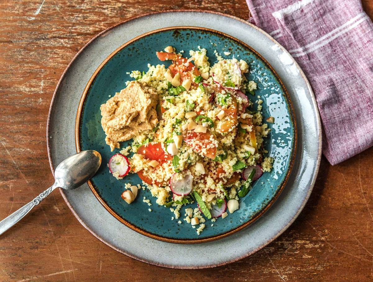 Couscous met radijs en hummus