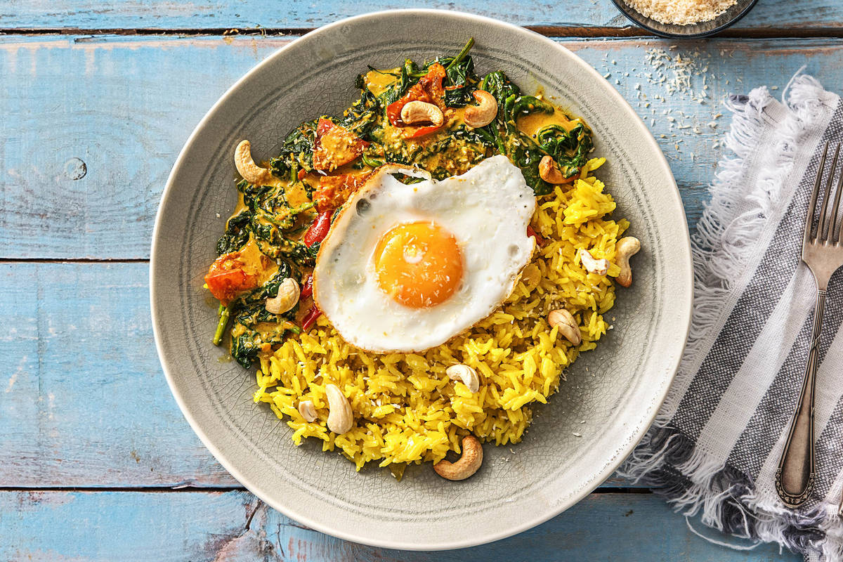 Curry d’épinards à la noix de coco et riz jaune
