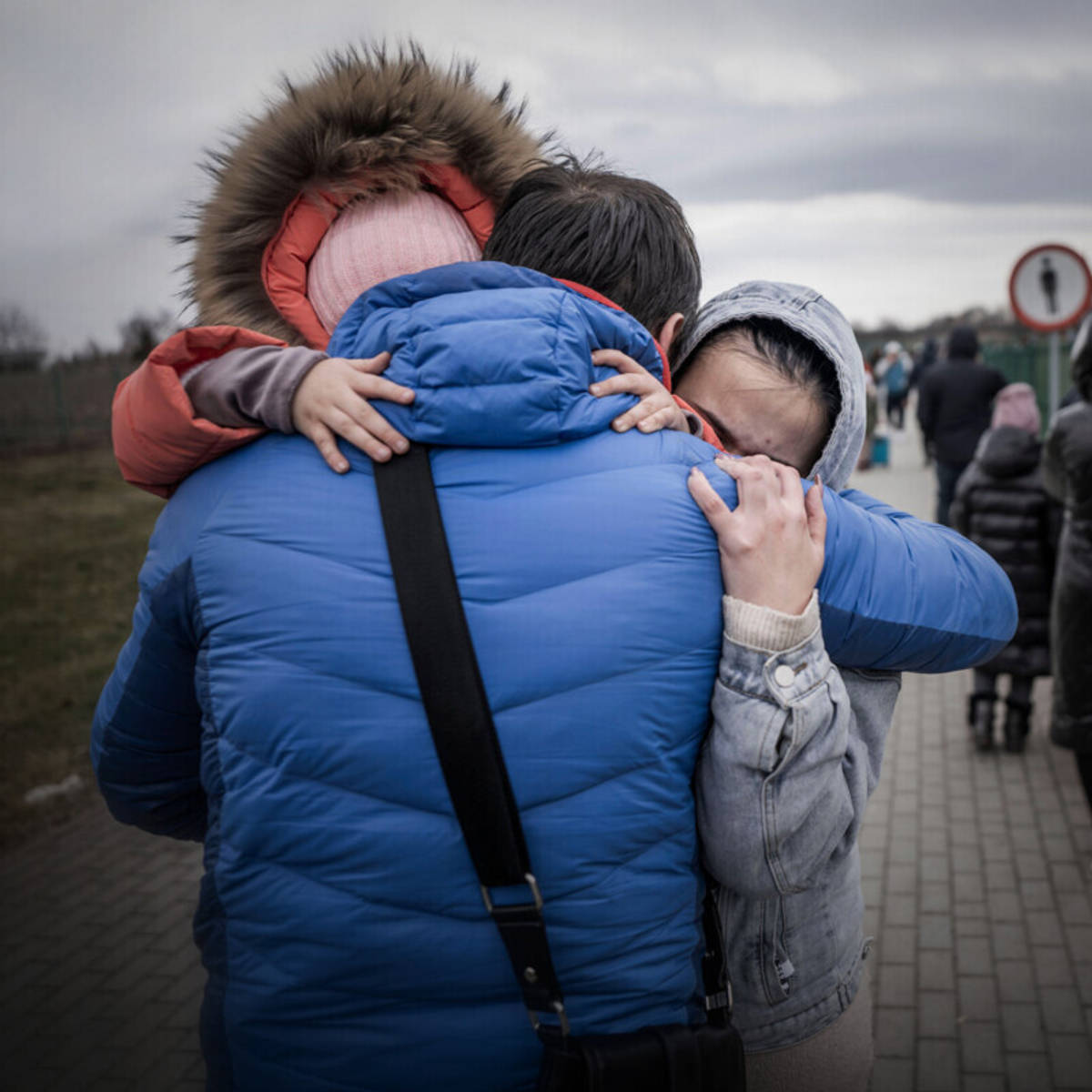 Donate £1 to Disasters Emergency Committee