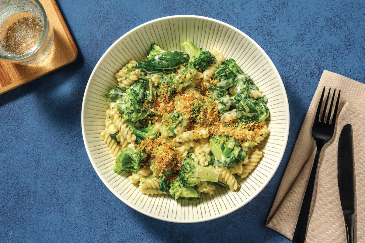 Cheesy Fusilli & Greens