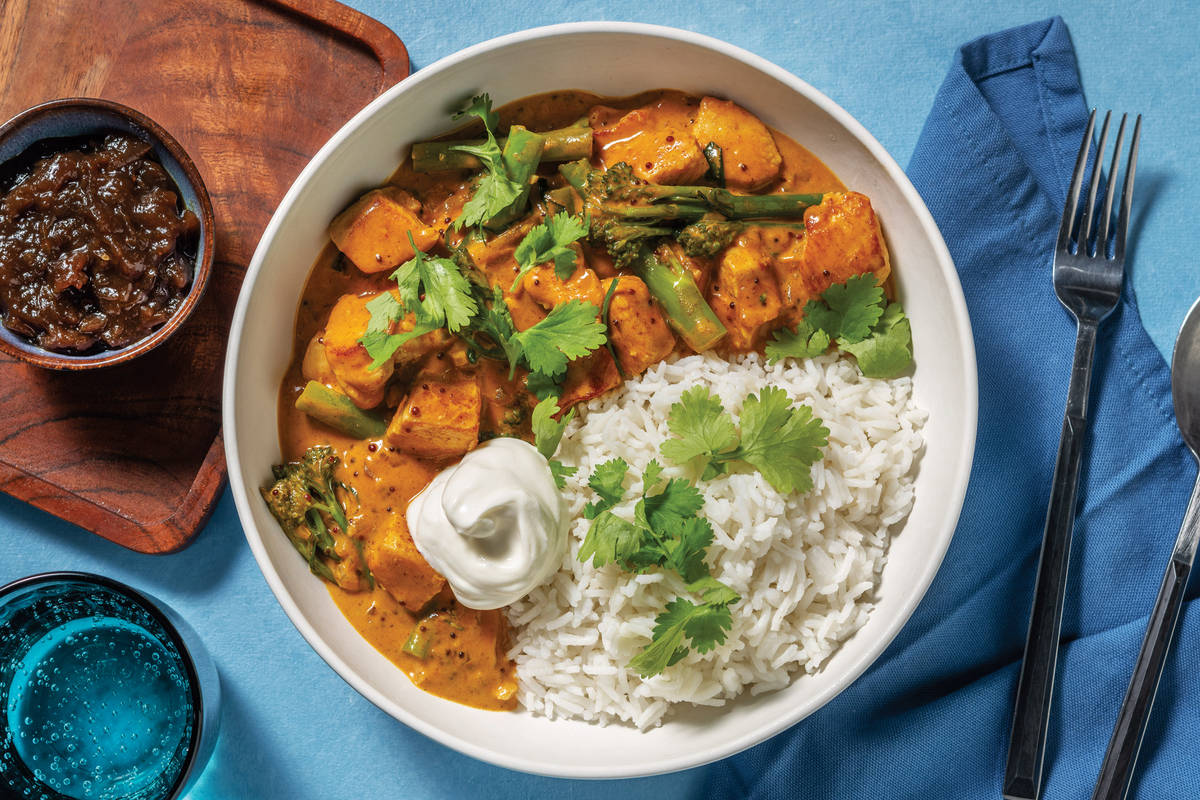 Easy Chicken Korma Curry & Garlic Rice