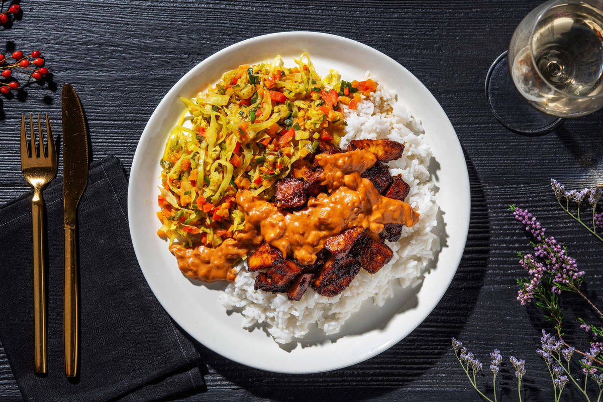 Vegetarische kipstukjes met zelfgemaakte pindasaus