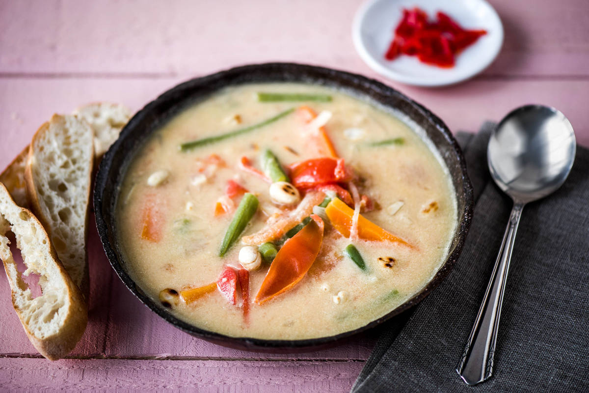 Erdnusseintopf mit Gemüse