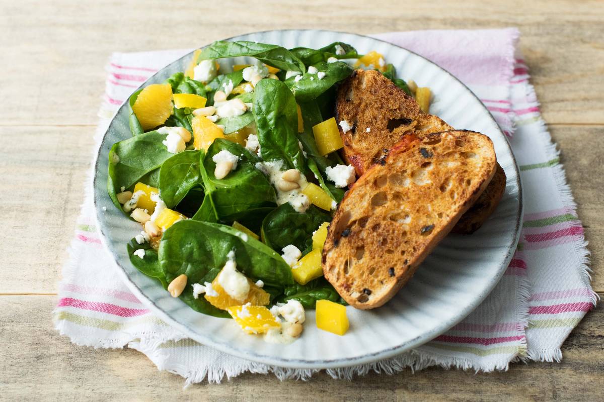 Erfrischender Spinat-Orangen-Salat